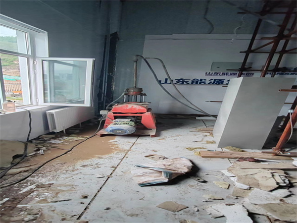 路北地基基础下沉墙体裂缝加固注浆顶升施工